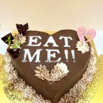 EAT ME‼︎   ¥4,000+税